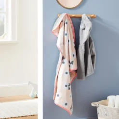 Jersey Knit Reversible Baby Blanket Floral - Cloud Island™ - Pink